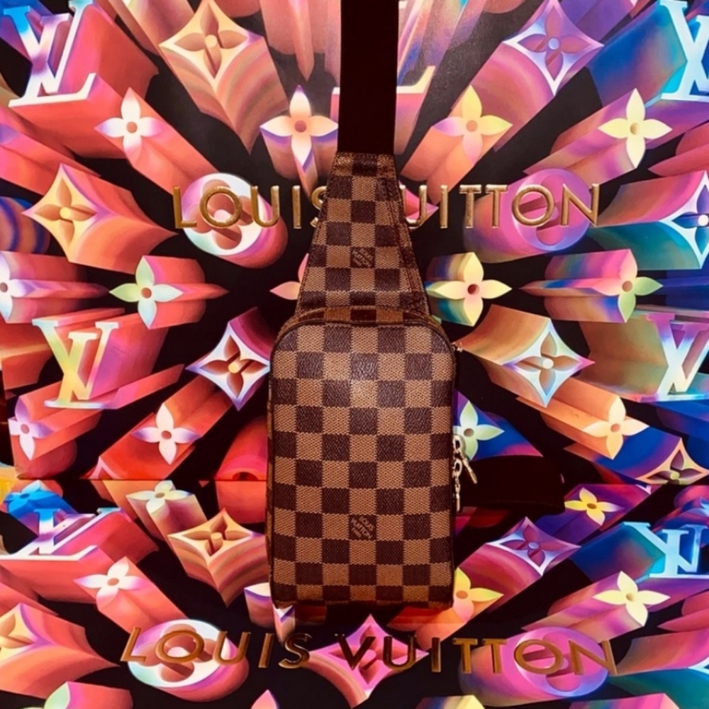 💖💗🔥 SO HOT!!! LOUIS VUITTON GERONIMOS BUM BAG! MINT CONDITION! Merry Xmas!